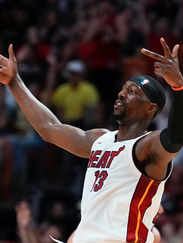 包含芝加哥公牛迎欧冠关键赛，关键时刻远射贴柱，震撼外界，训练强度明显提升的词条